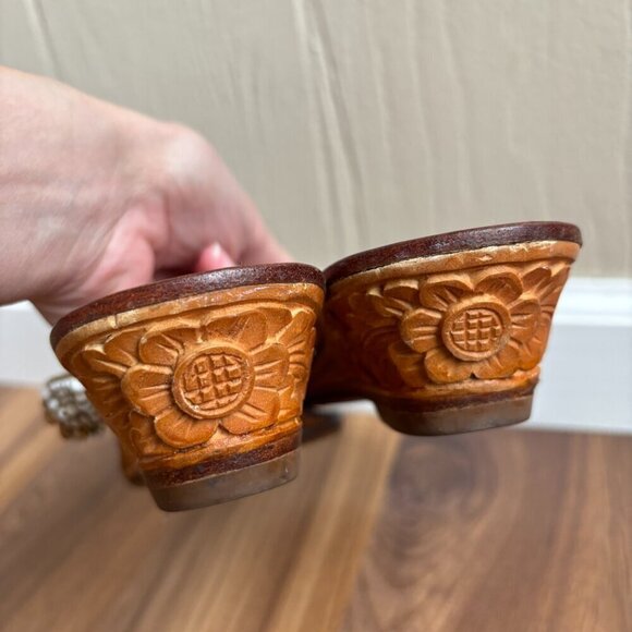 Tommy Bahama Beaded Carved Wood Wedge Flip Flop Thong Sandals Beachy Boho - Picture 10 of 15